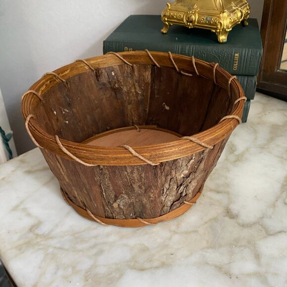 Vintage Rustic Handmade Tree Bark Basket - Picture 2 of 3